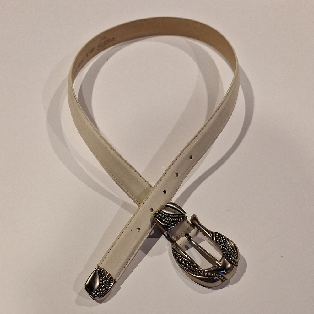 Lady Captiva Cream Leather Belt with Silver Tone Buckle Size M